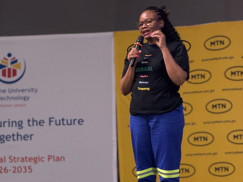 Dr Nasiphi Moya