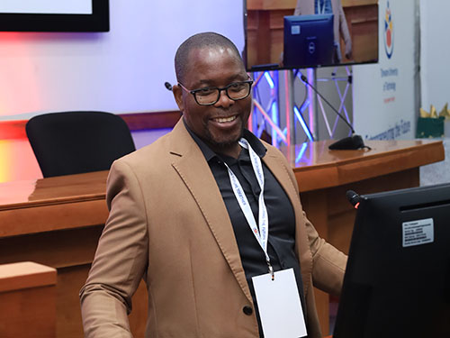 Dr Tonderai Muchenje
